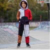 Erkek Çocuk Çok Renkli Kapüşonlu Eşofman Takımı – Fermuarlı, Pamuklu, Şardonlu Kumaş