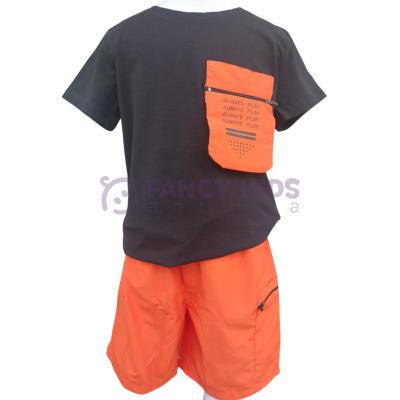 Erkek Çocuk İkili Takım Torba Cepli Siyah T-Shirt Deniz Kullanımına Uygun Cepli Turuncu Şort