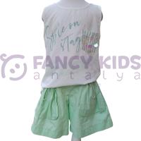 Kız Çocuk Askılı Bluz Şort İkili Takım – Yeşil Yazı Baskılı, Pullu Detaylı, %100 Pamuk Şortlu Kombin