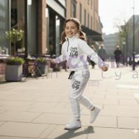 Kız Çocuk Beyaz Baskılı Crop Eşofman Takımı – Pamuklu, Lastikli, Cepli