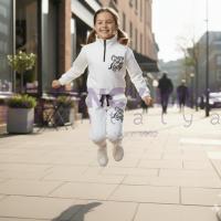 Kız Çocuk Beyaz Baskılı Crop Eşofman Takımı – Pamuklu, Lastikli, Cepli