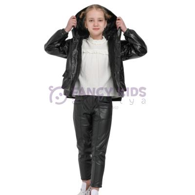 Kız Çocuk Kapüşonlu Deri Ceket ve Tayt İkili Takım – Pelüş Astarlı Mont & Esnek Dar Paça Pantolon