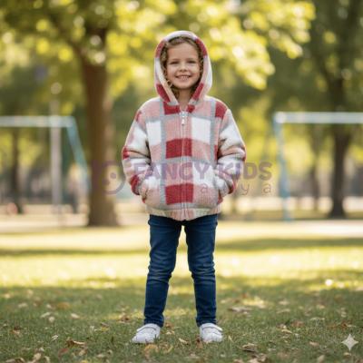 Kız Çocuk Kapüşonlu Ekose Desenli Pelüş Hırka – Fermuarlı, Cepli, Yumuşak Doku