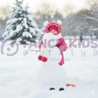 Kız Çocuk Puantiyeli Mont Ponponlu Kaşkollu Şardonlu Kapüşonlu