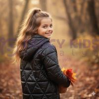 Kız Çocuk Siyah İşlemeli Mont – Uzun Kollu, Fermuarlı, Şık ve Rahat Tasarım